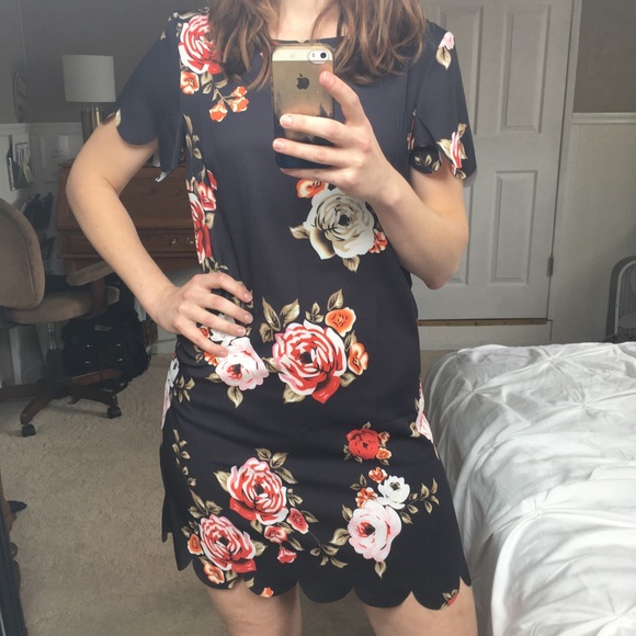 *SOLD ELSEWHERE. Black dress w/ scalloped hems - Picture 3 of 7